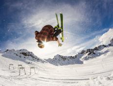 德布劳内在MAD比赛中势不可挡，出色防守引发热议！